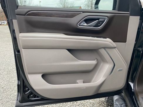 Used 2021 Chevrolet Tahoe Z71 w/ Z71 Signature Package image 9