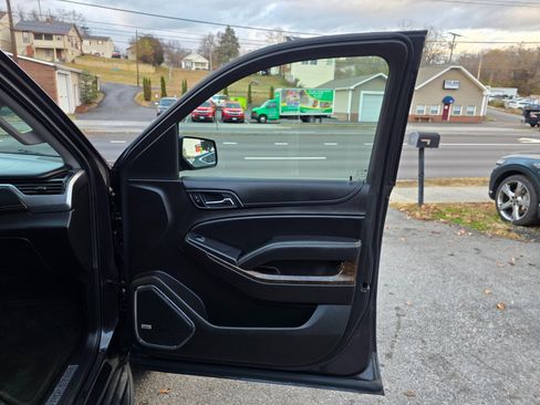 Used 2015 Chevrolet Tahoe LT image 16