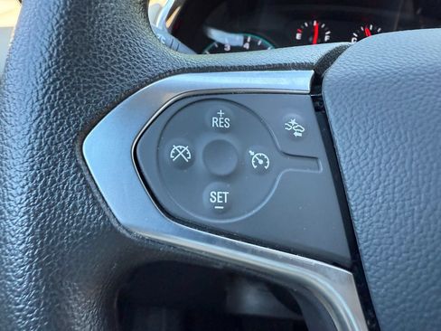Used 2023 Chevrolet Traverse LS AWD/4WD image 32