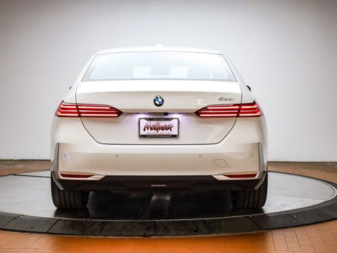 Used 2025 BMW 530i image 8