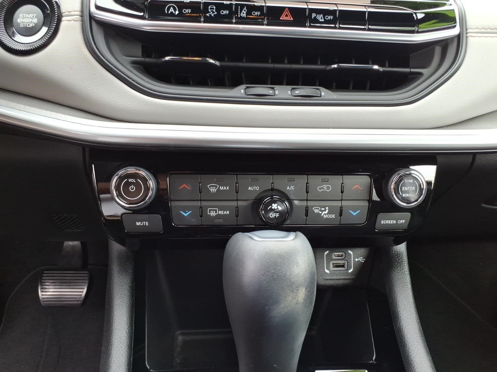 Used 2025 Jeep Compass Limited w/ Elite Group AWD/4WD image 20