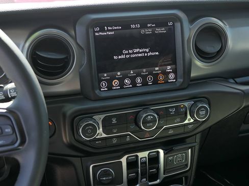 Used 2023 Jeep Wrangler Unlimited Sport AWD/4WD image 17