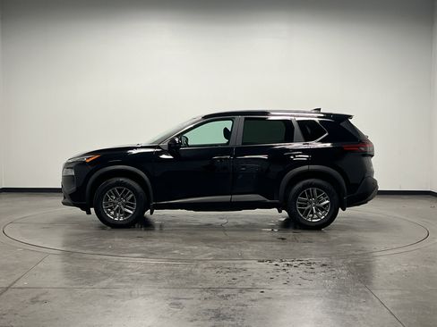 Used 2023 Nissan Rogue S image 5