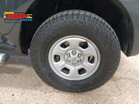 Used 2012 Nissan Xterra X AWD/4WD image 34