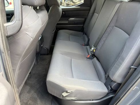 Used 2025 Toyota Tacoma SR5 AWD/4WD image 22
