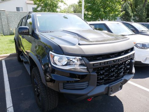 Used 2022 Chevrolet Colorado ZR2 w/ ZR2 Midnight Special Edition AWD/4WD image 4