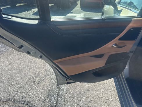 Used 2022 Lexus ES 300h Ultra Luxury image 29