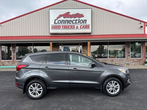 Used 2019 Ford Escape SE FWD image 3