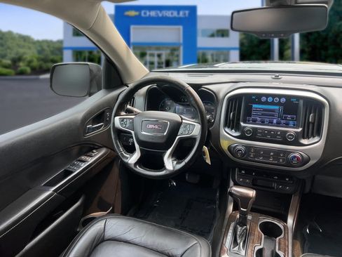 Certified 2017 GMC Canyon SLT w/ Driver Alert Package AWD/4WD image 34