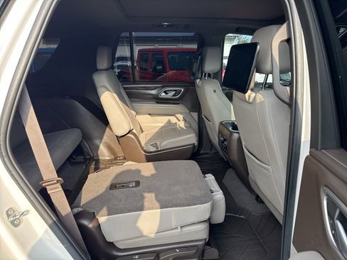 Used 2021 Chevrolet Tahoe Z71 w/ Rear Media and Nav Package image 21