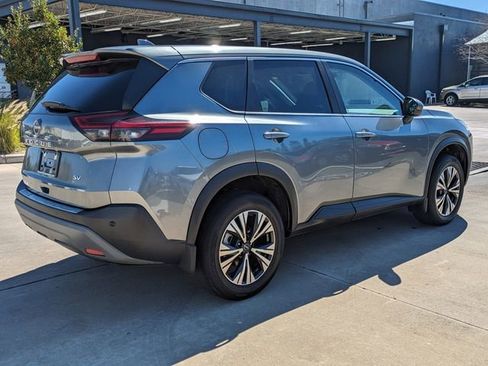 Used 2023 Nissan Rogue SV image 6