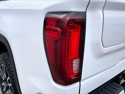 Used 2023 GMC Sierra 1500 AT4 w/ AT4 Preferred Package AWD/4WD image 20