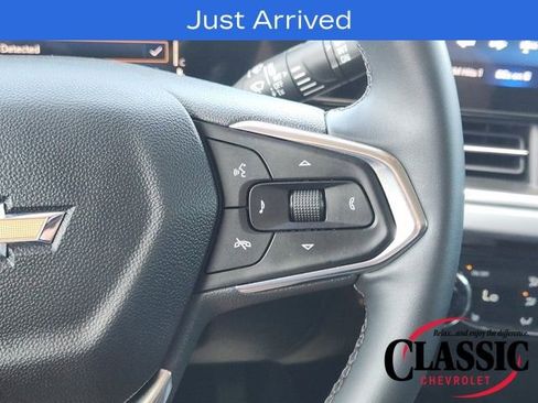 Used 2024 Chevrolet Trax LT w/ Sunroof Package image 38