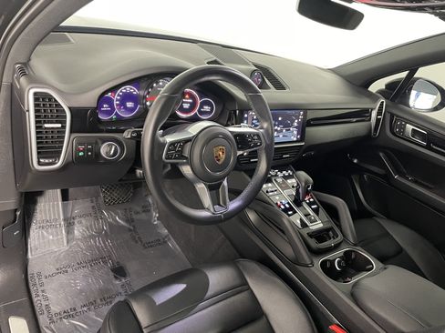 Certified 2023 Porsche Cayenne image 4