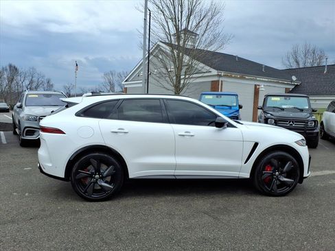 Used 2024 Jaguar F-PACE SVR image 6
