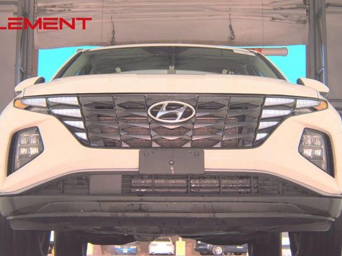 Used 2023 Hyundai Tucson SE image 3