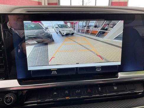 Used 2023 Chevrolet Silverado 1500 LT image 18