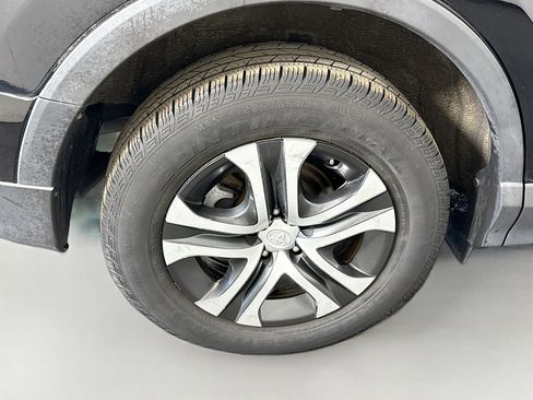 Used 2017 Toyota RAV4 LE image 32