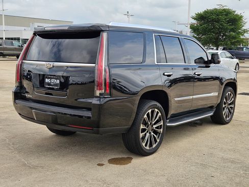 Used 2016 Cadillac Escalade Luxury AWD/4WD image 3