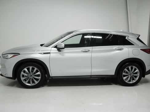 Used 2021 INFINITI QX50 Essential w/ Convenience Package image 7