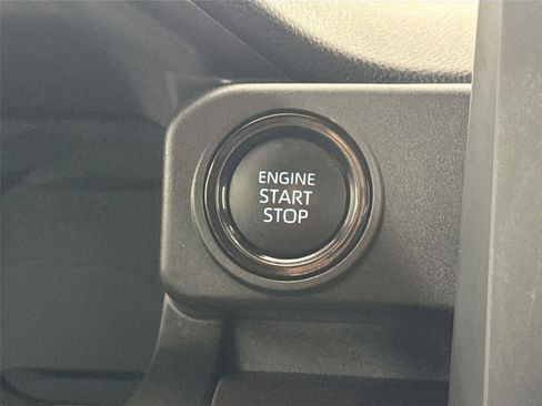 Certified 2025 Toyota Tacoma SR5 image 20