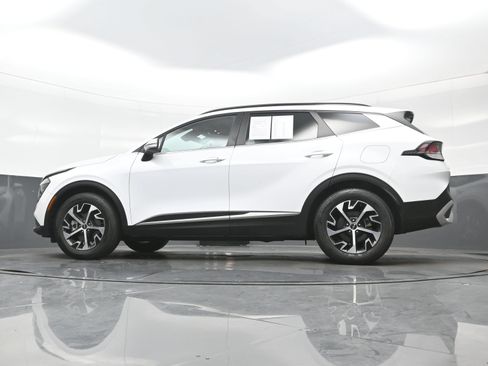 Used 2025 Kia Sportage EX w/ Premium Package FWD image 32
