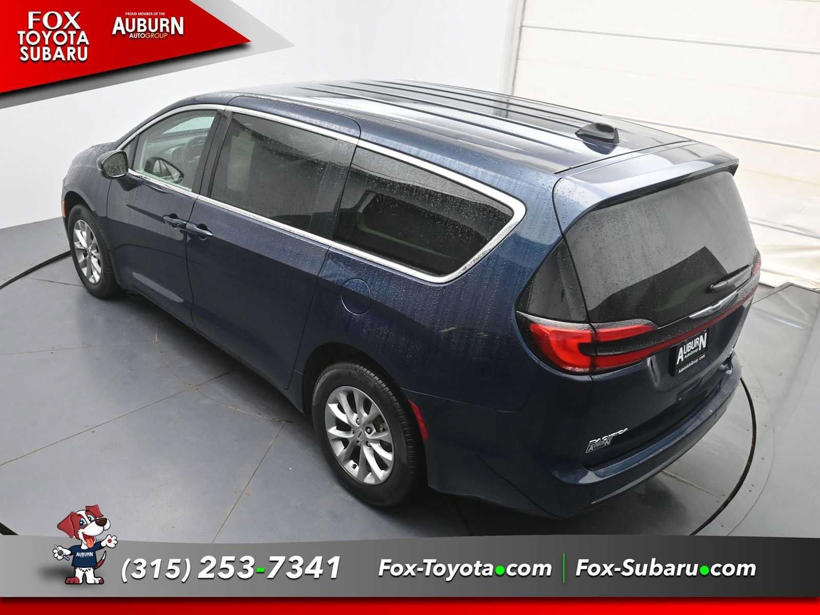 Used 2023 Chrysler Pacifica Touring-L AWD/4WD image 26