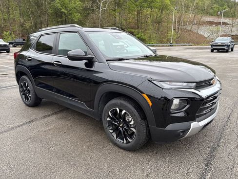 Certified 2023 Chevrolet TrailBlazer LT w/ Convenience Package AWD/4WD image 8