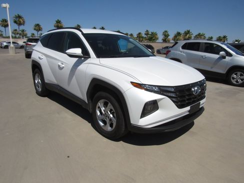 Used 2022 Hyundai Tucson SEL AWD/4WD image 2
