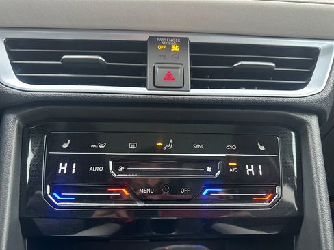 New 2026 Volkswagen Taos SE image 11