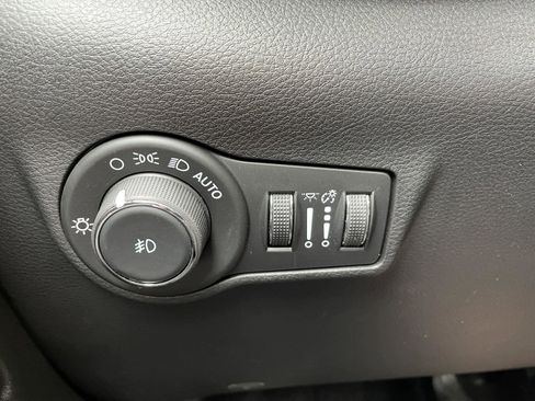 Used 2024 Jeep Compass Trailhawk w/ Trailhawk Elite Group AWD/4WD image 31