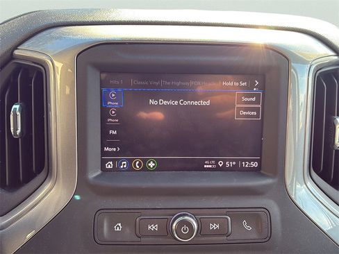 Used 2022 Chevrolet Silverado 1500 Custom image 39