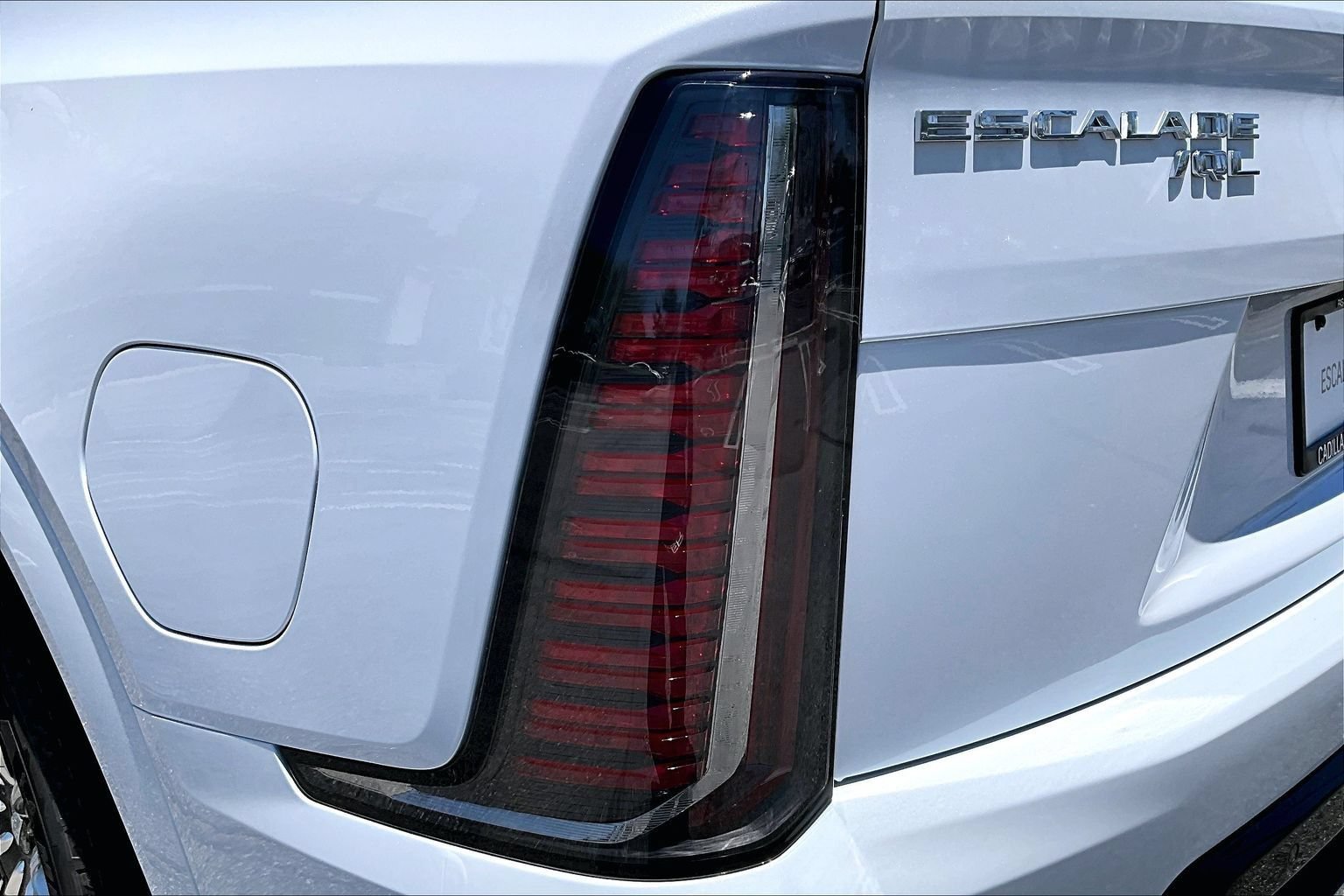 Used 2026 Cadillac Escalade IQL Luxury w/ LPO, Floor Liner Package AWD/4WD image 15