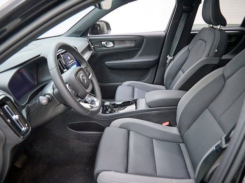 Certified 2023 Volvo XC40 Recharge Ultimate image 17