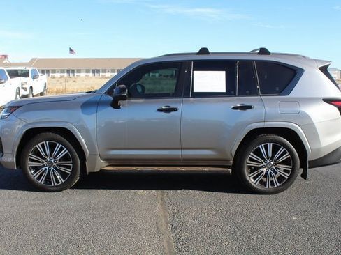 Used 2024 Lexus LX 600 4WD w/ Luxury Package image 14