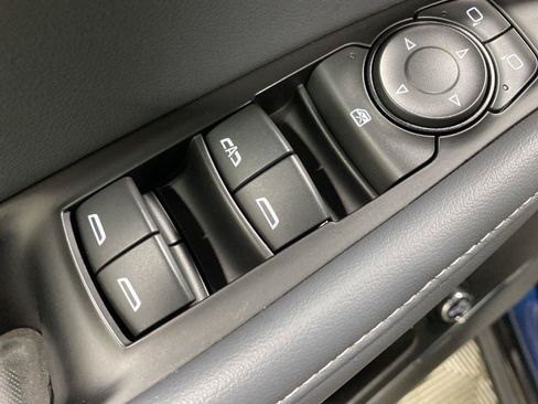 Used 2024 Buick Enclave Essence AWD/4WD image 19