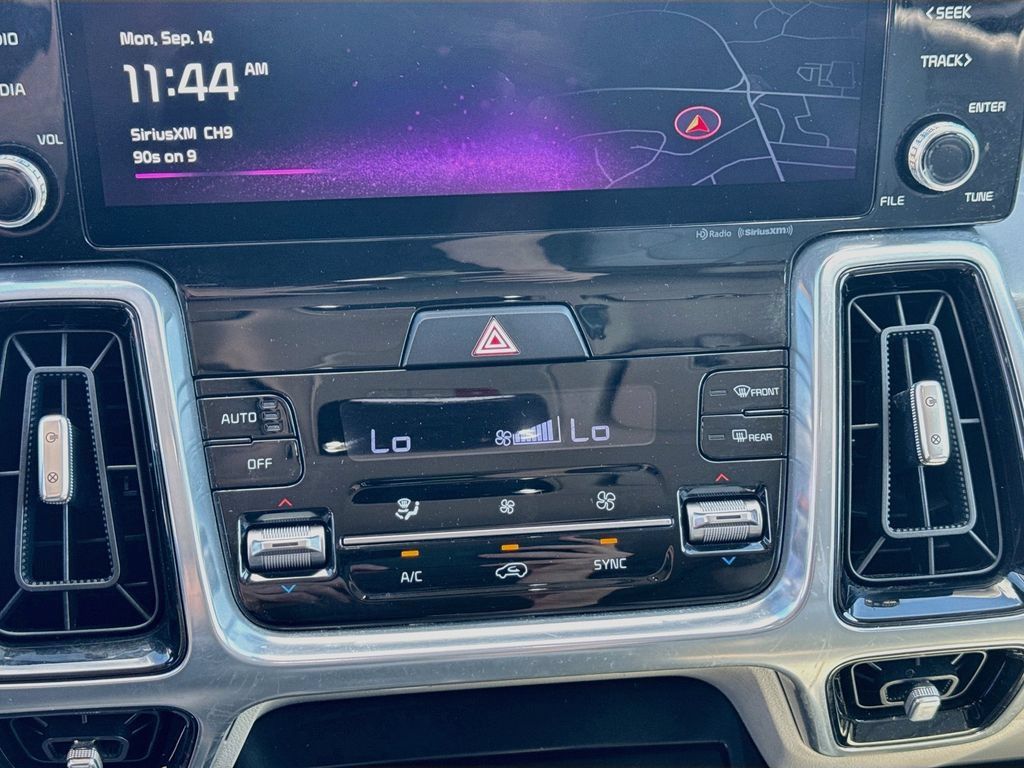 Certified 2023 Kia Sorento SX AWD/4WD image 19