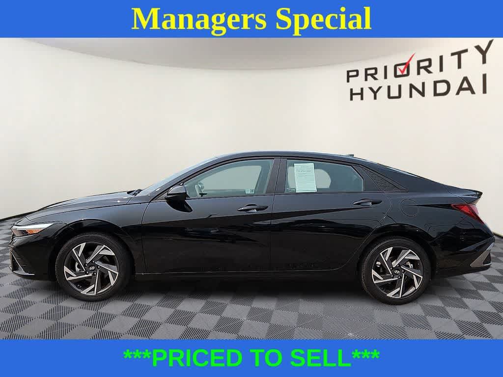 Certified 2025 Hyundai Elantra Sport w/ Cargo Package FWD image 7