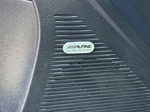 Used 2018 Dodge Challenger R/T RWD image 7