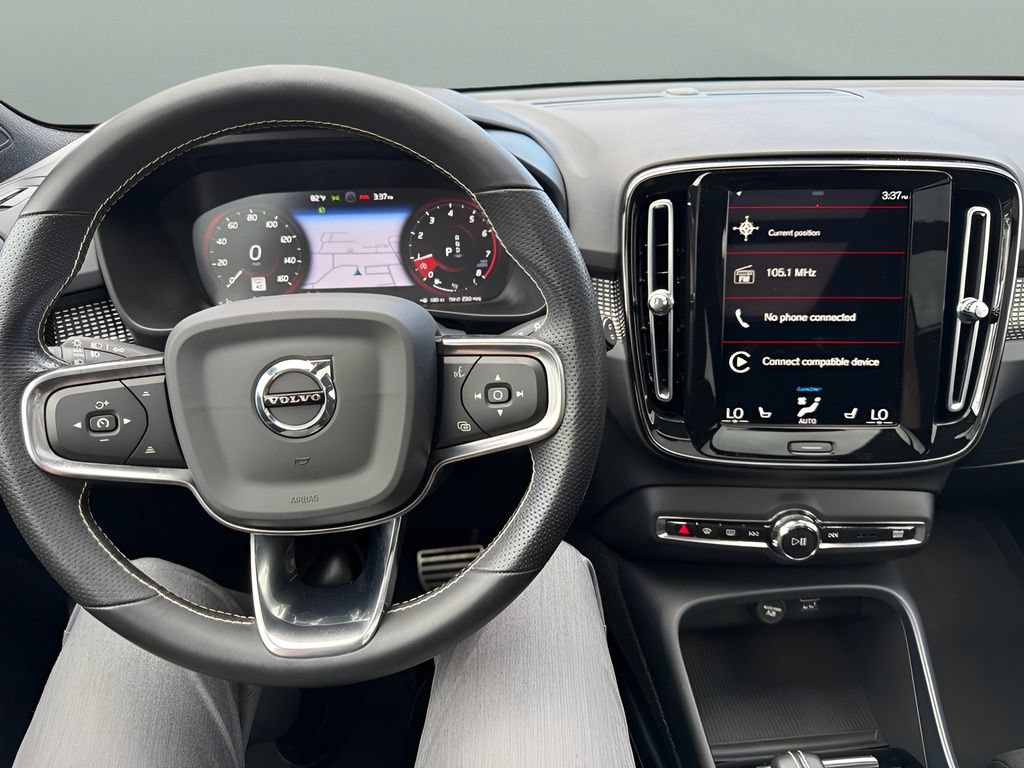Used 2021 Volvo XC40 T5 R-Design w/ Climate Package AWD/4WD image 11