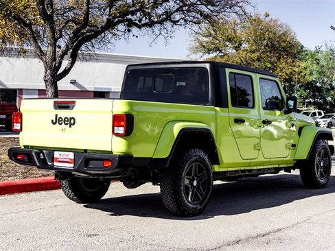 Used 2023 Jeep Gladiator Sport image 5