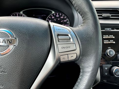 Used 2015 Nissan Altima 2.5 SL w/ Moonroof Package FWD image 12