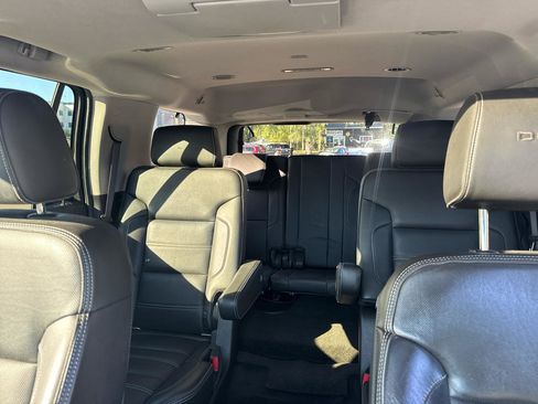 Used 2015 GMC Yukon Denali w/ Premium Package AWD/4WD image 12