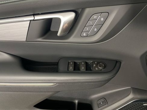 Used 2026 Buick Enclave Preferred w/ Power Package FWD image 13