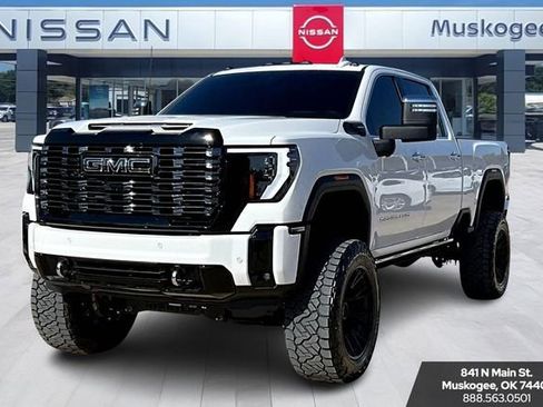 Used 2025 GMC Sierra 2500 Denali Ultimate image 3