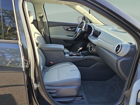 Used 2019 Chevrolet Blazer LT image 10