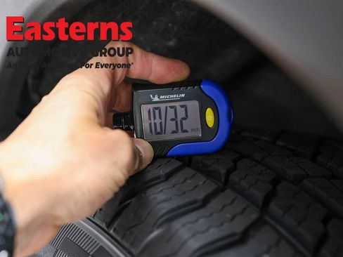 Used 2023 Nissan Rogue S AWD/4WD image 27