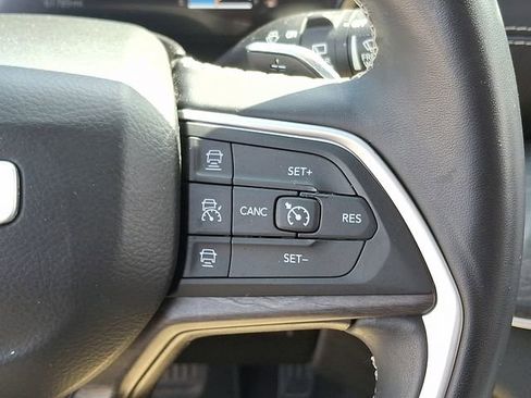 Used 2021 Jeep Grand Cherokee L Limited AWD/4WD image 24