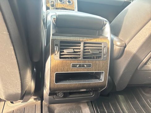 Used 2014 Land Rover Range Rover Sport HSE image 29