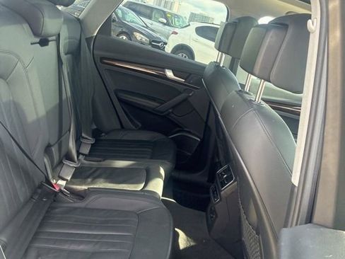 Used 2019 Audi Q5 2.0T Premium Plus w/ Premium Plus Package image 3